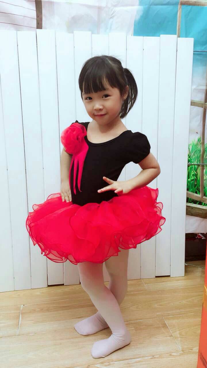 ชุดบัลเล่ต์ สีแดง-ดำ สวยมากๆค่ะ ไซส์ 110 120 130 140 150