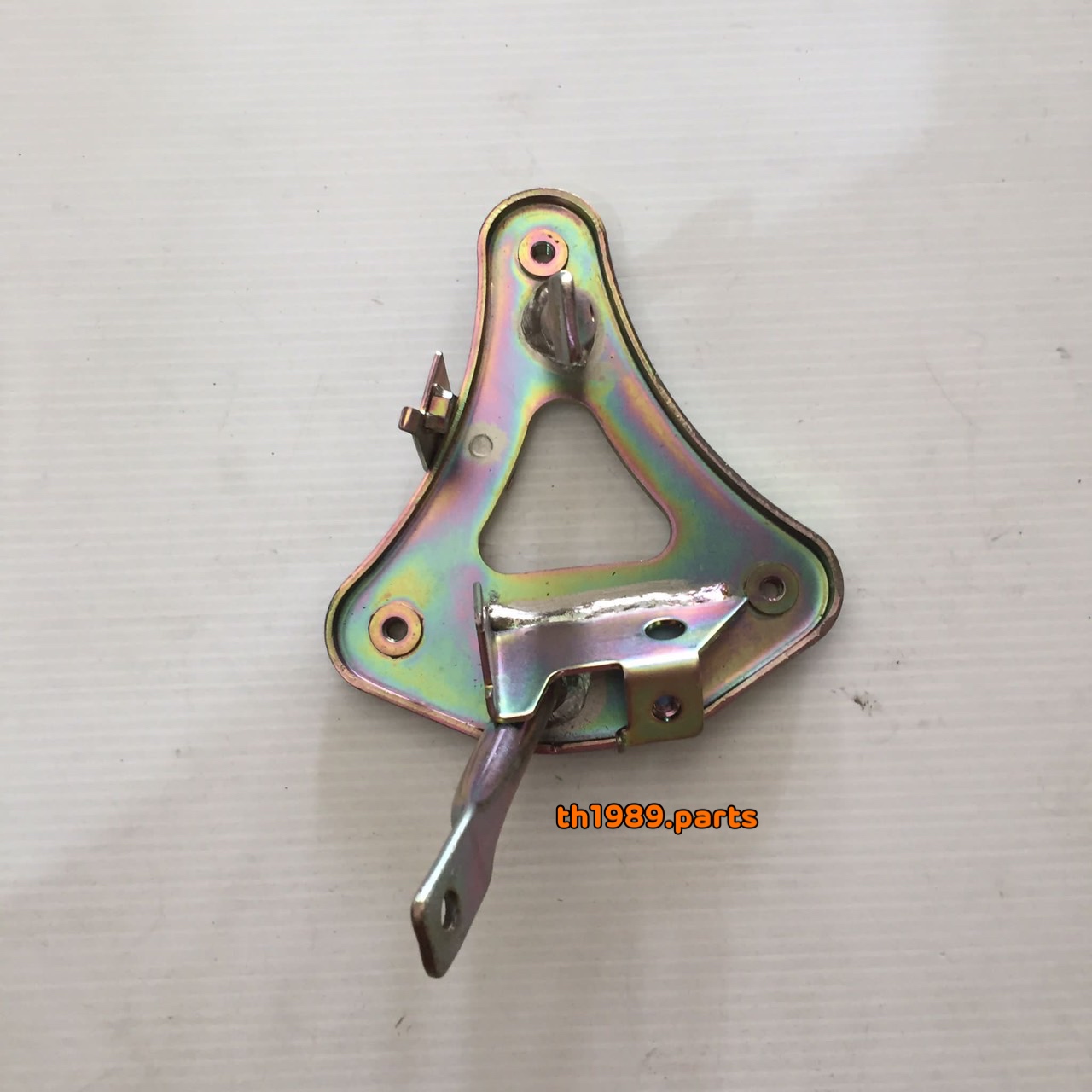 เหล็กยึดฝาครอบตัวถังด้านหน้า Best125 FD125XU-C อะไหล่แท้ SUZUKI 51860-20G01T000