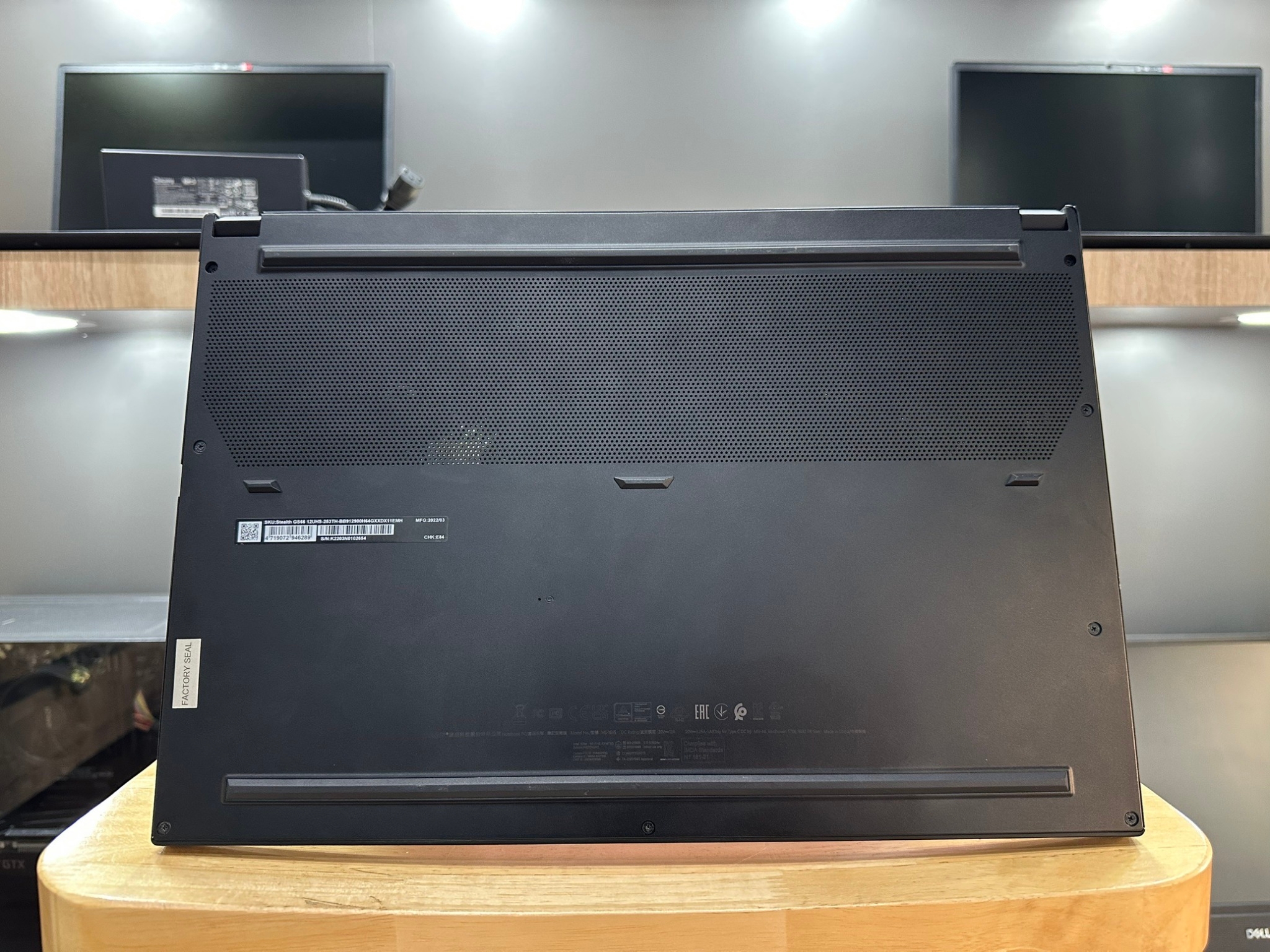 MSI STEALTH GS66 12UHS-253TH (CORE BLACK)