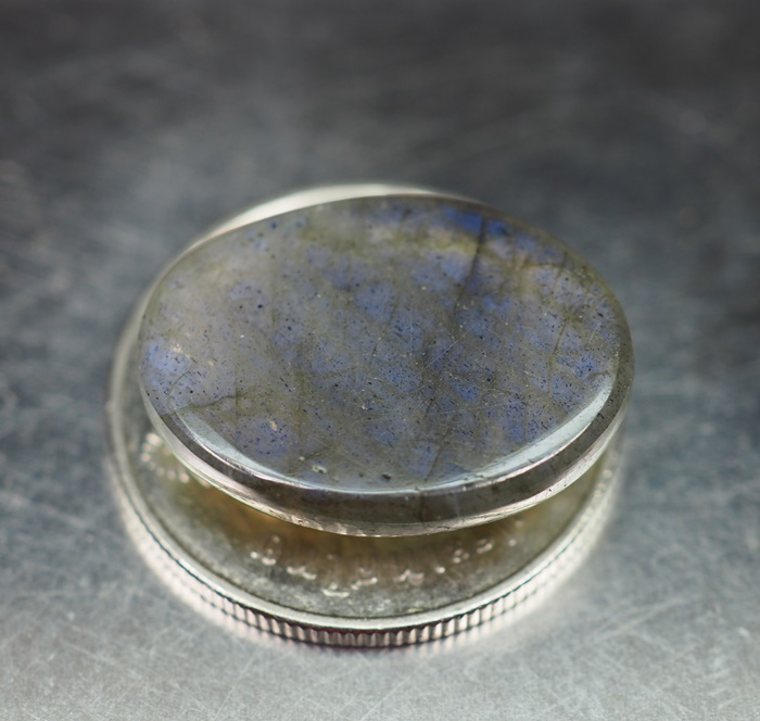 พลอยลาบราโดไรท์ (Labradorite) 11.20 กะรัต
