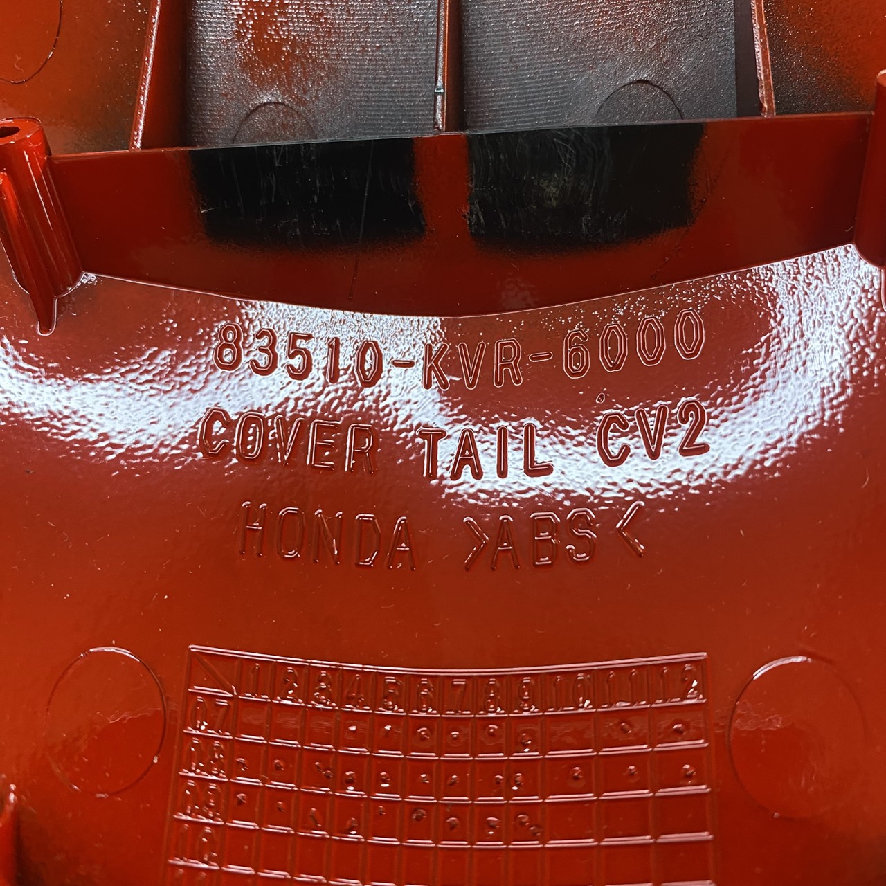 83510-KVR-600ZN ฝาครอบท้ายสีแดง WAVE NF100 แดงR310 อะไหล่แท้ HONDA