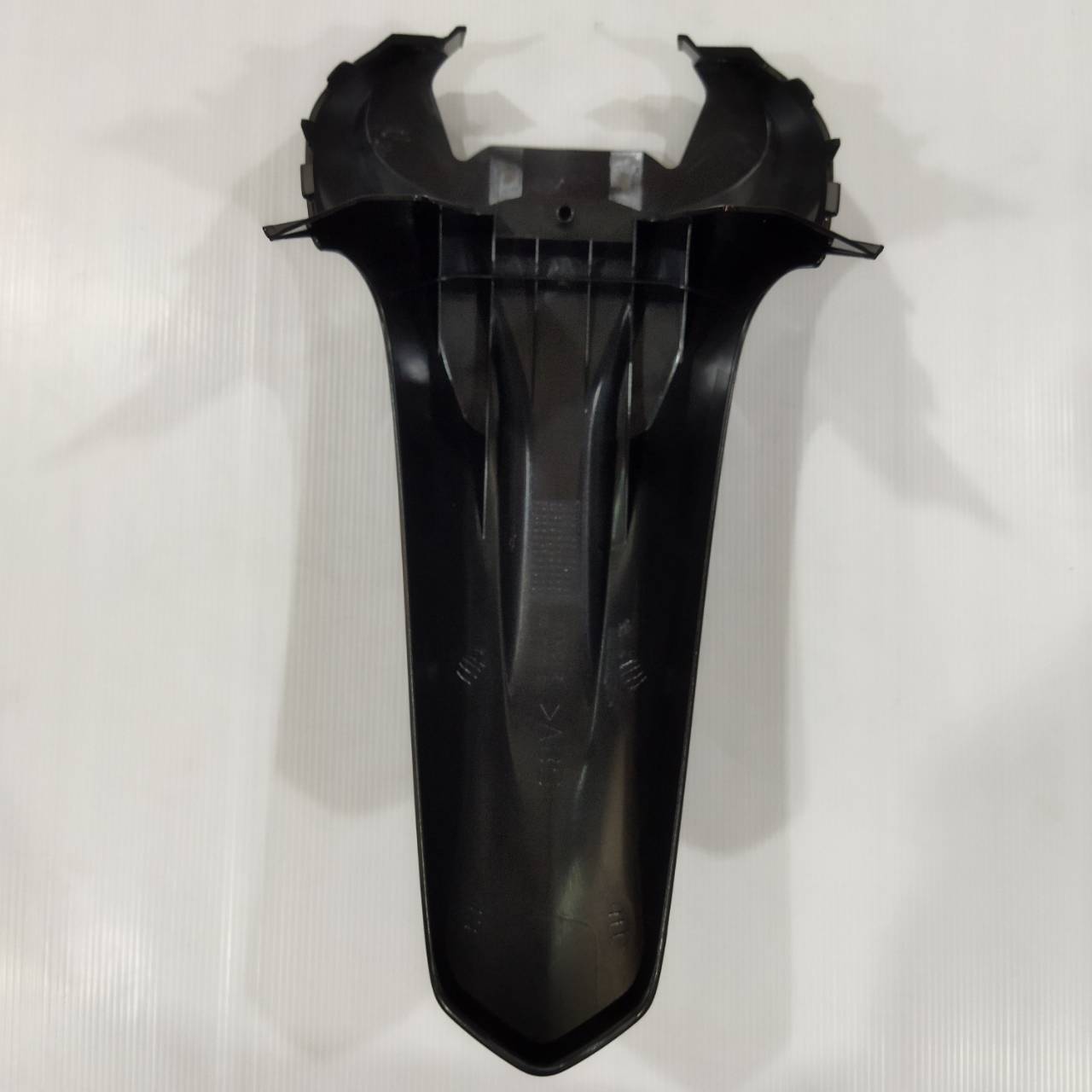 บังโคลนหน้าสีดำ SPARK115i 2013 อะไหล่แท้ YAMAHA 1FC-F1511-01-P0