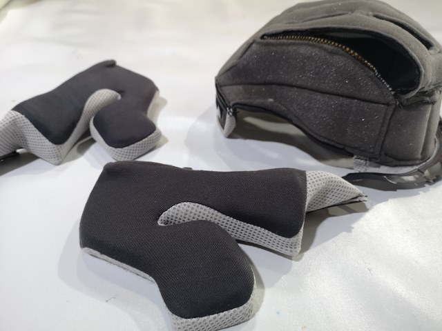 ซ่อมฟองน้ำหมวกกันน๊อค arai และ ทุกยี่ห้อที่ถอดนวมได้