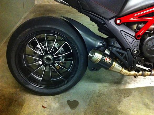 ท่อ Competition werkes slip-on สำหรับ Diavel (For Exhibition only)