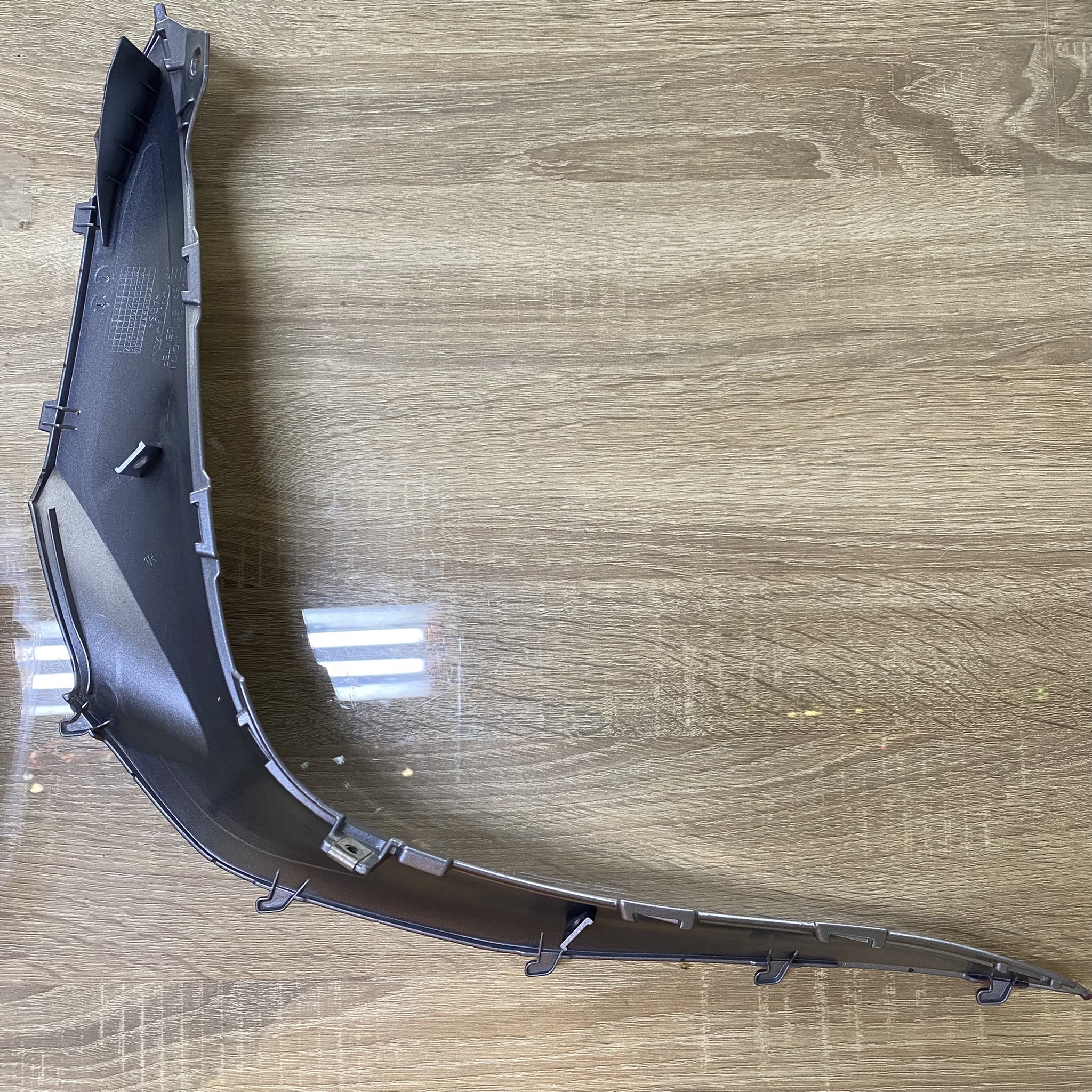 ♻ อะไหล่เก่า ฝาครอบกลางด้านขวา รถสีดำ-เทา สำหรับรุ่น WAVE110i 2019-2020 64325-K58-TC0ZJ