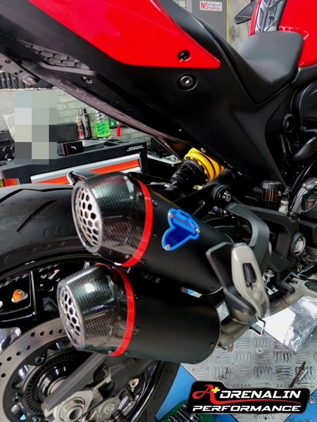 ท่อคู่ termignoni สำหรับ Monster 937 ducati performance ท่อดำปากคาร์บอน เฉพาะปลาย (For Exhibition only)