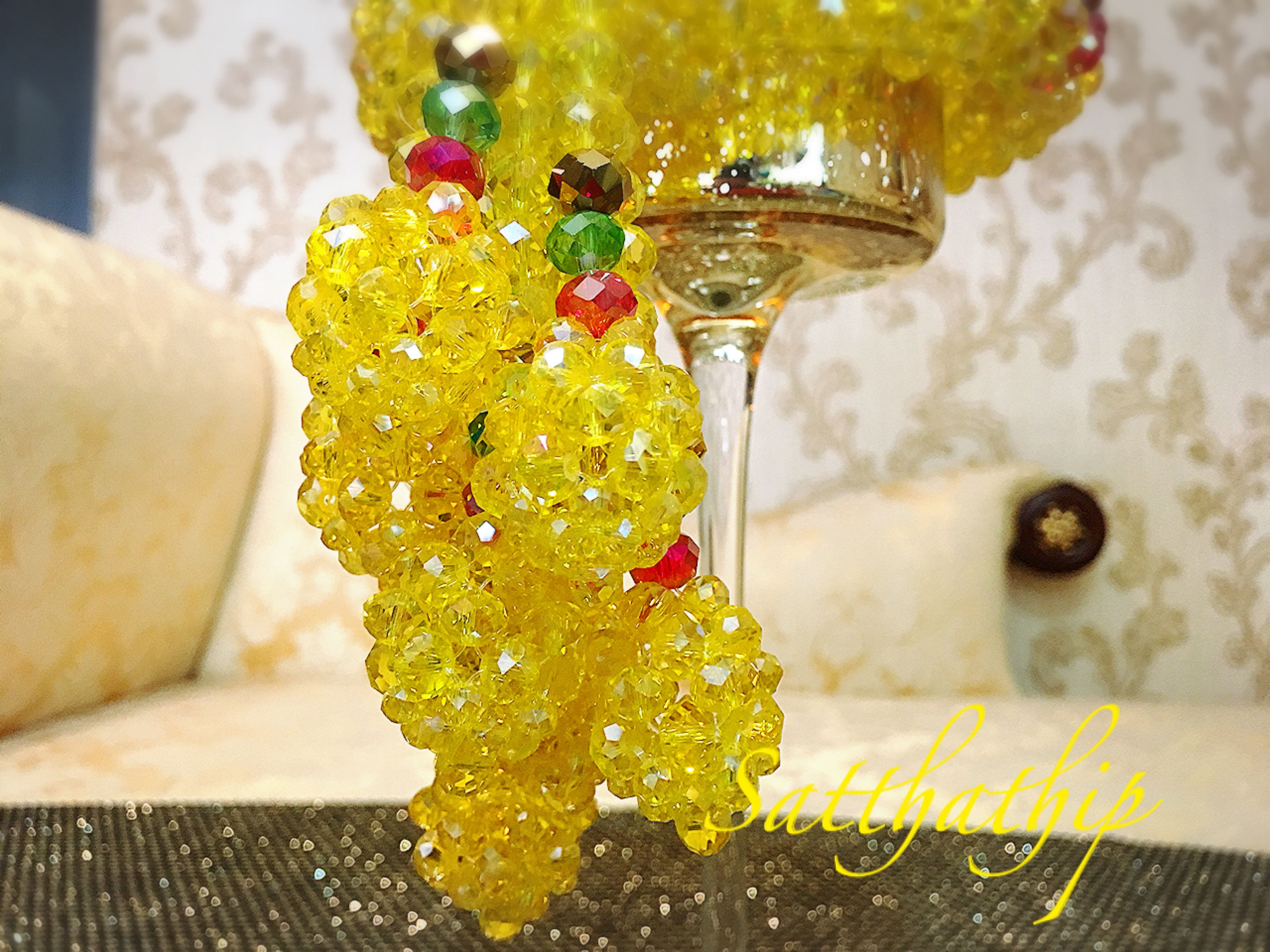 พวงมาลัยคริสตัล สีเหลือง - Crystal Garland