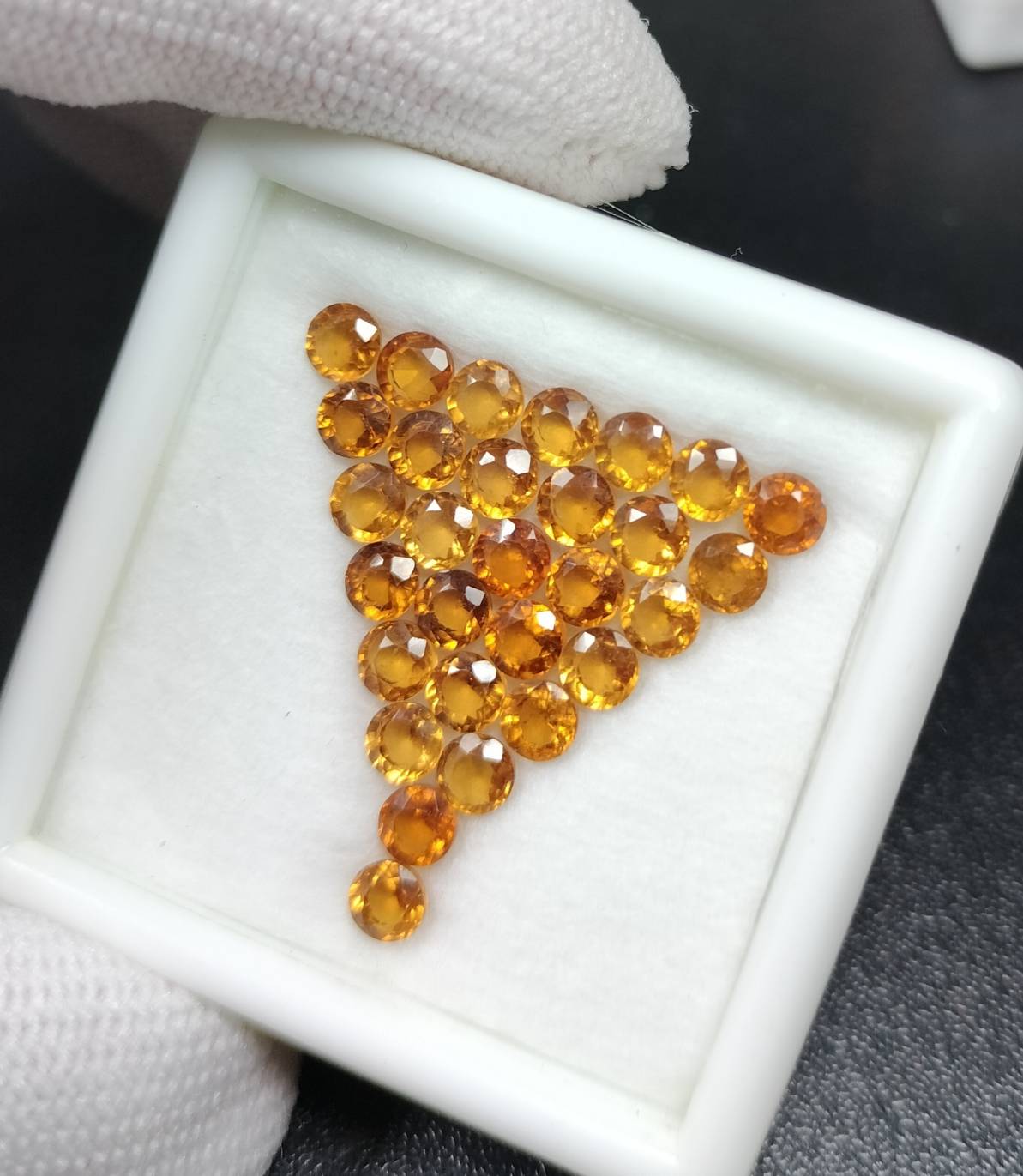 เฮสโซไนต์โกเมน (Hessonite) 3.6-3.7 มม.