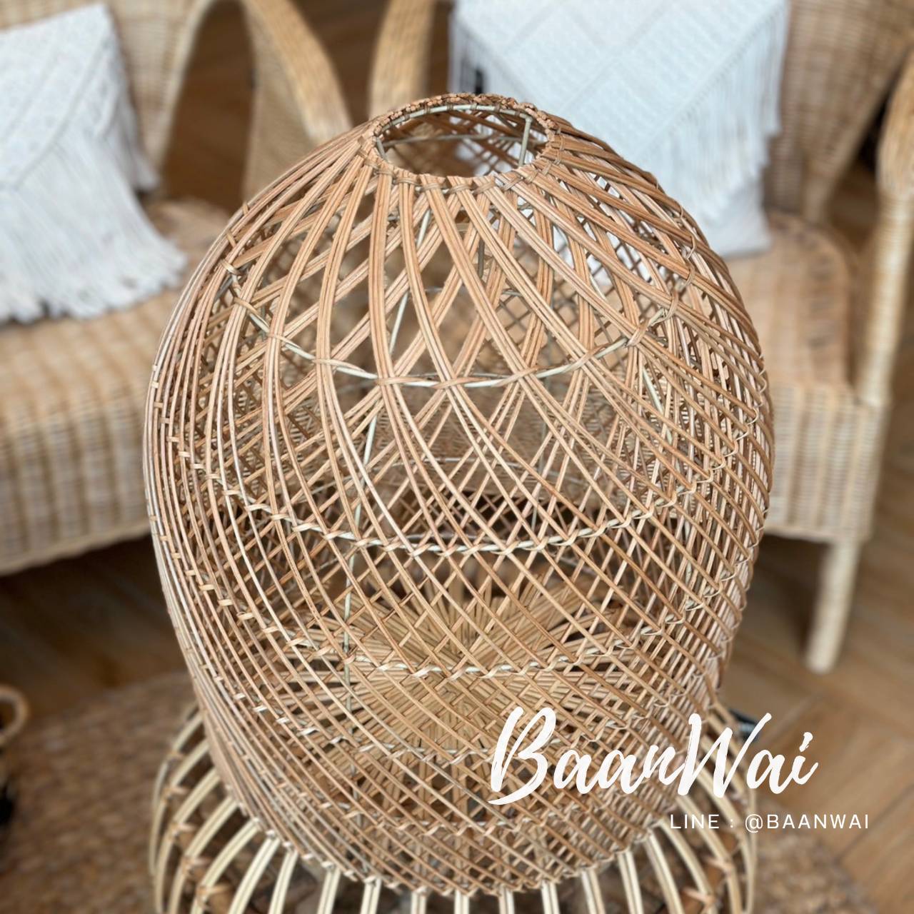 โคมไฟหวาย สานไขว้ ทรงสูง ขนาด 40 * 52 cm