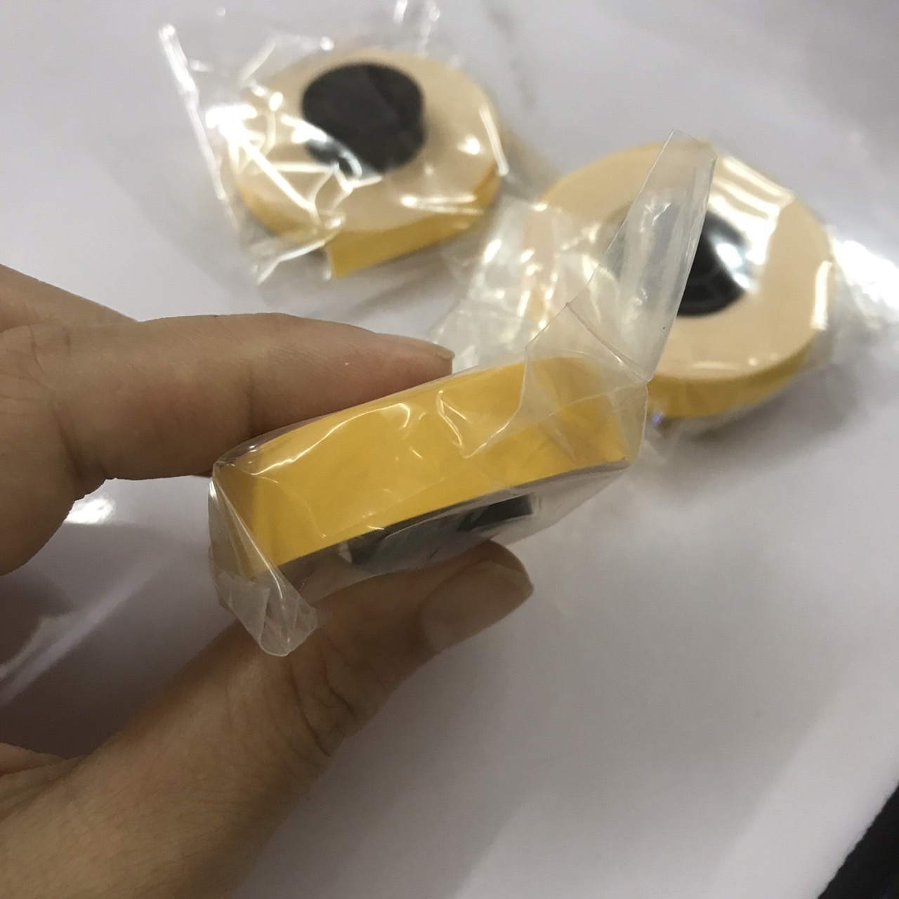 LABEL TAPE ลาเบลสติ๊กเกอร์ (เหลือง-ขาว) กว้าง 6 มม. ยาว 8 เมตร สำหรับเครื่องพิมพ์ปลอกสายไฟ L-MARK LK320