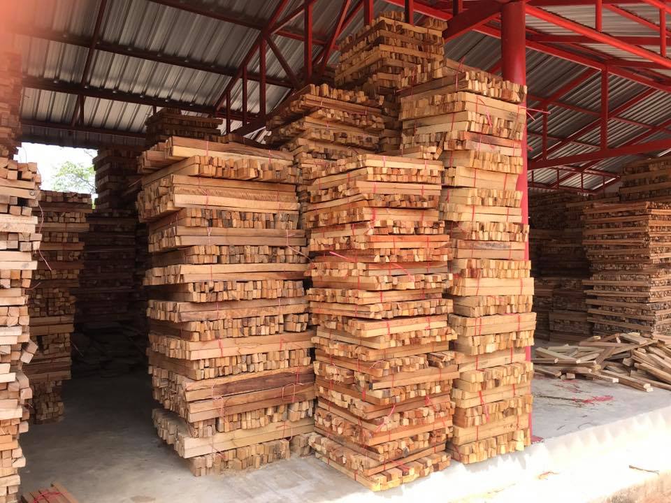 ( รหัส E1-โอ๊ค ) ศาลา ไม้สัก สีโอ๊คดำ ทรงอโยธยา เสาเอียง คาขาว2ชั้น / ขนาด 2.40x2.240x3.00 เมตร