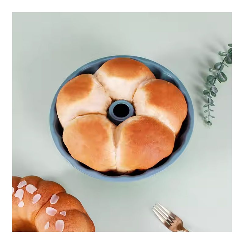 Chefmade WK10044- 10'' Fluted Cake Pan 259 x 90 mm. (12-8688)