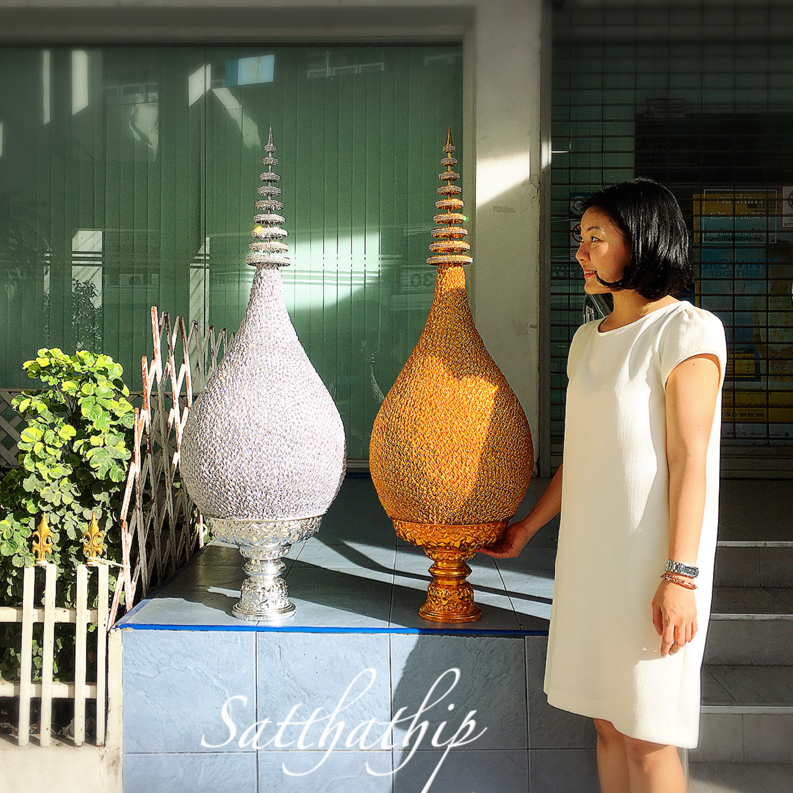 พานพุ่ม - พานพุ่มเงินทอง ผ้าตาด ประดับคริสตัล - Phan bush