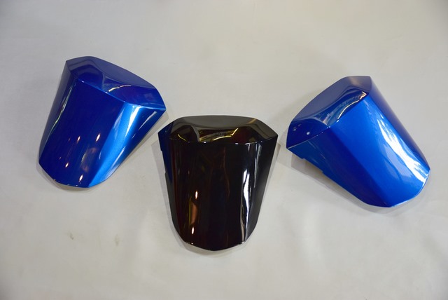 ครอบเบาะหลัง แบบสี และ คาร์บอน สำหรับ GSXR1000 2017+