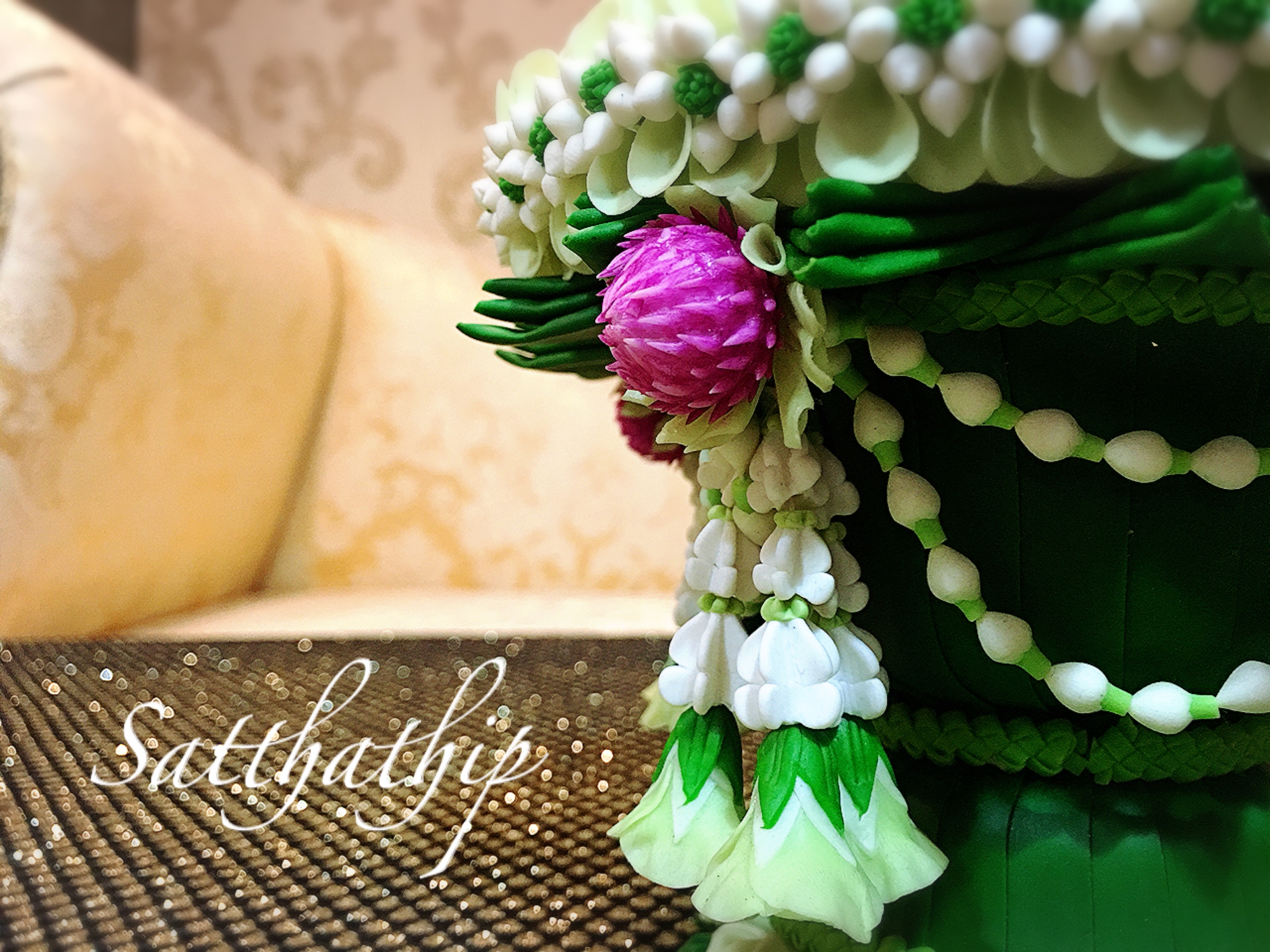 พานใบตอง ประดิษฐ์จากดิน - Tray