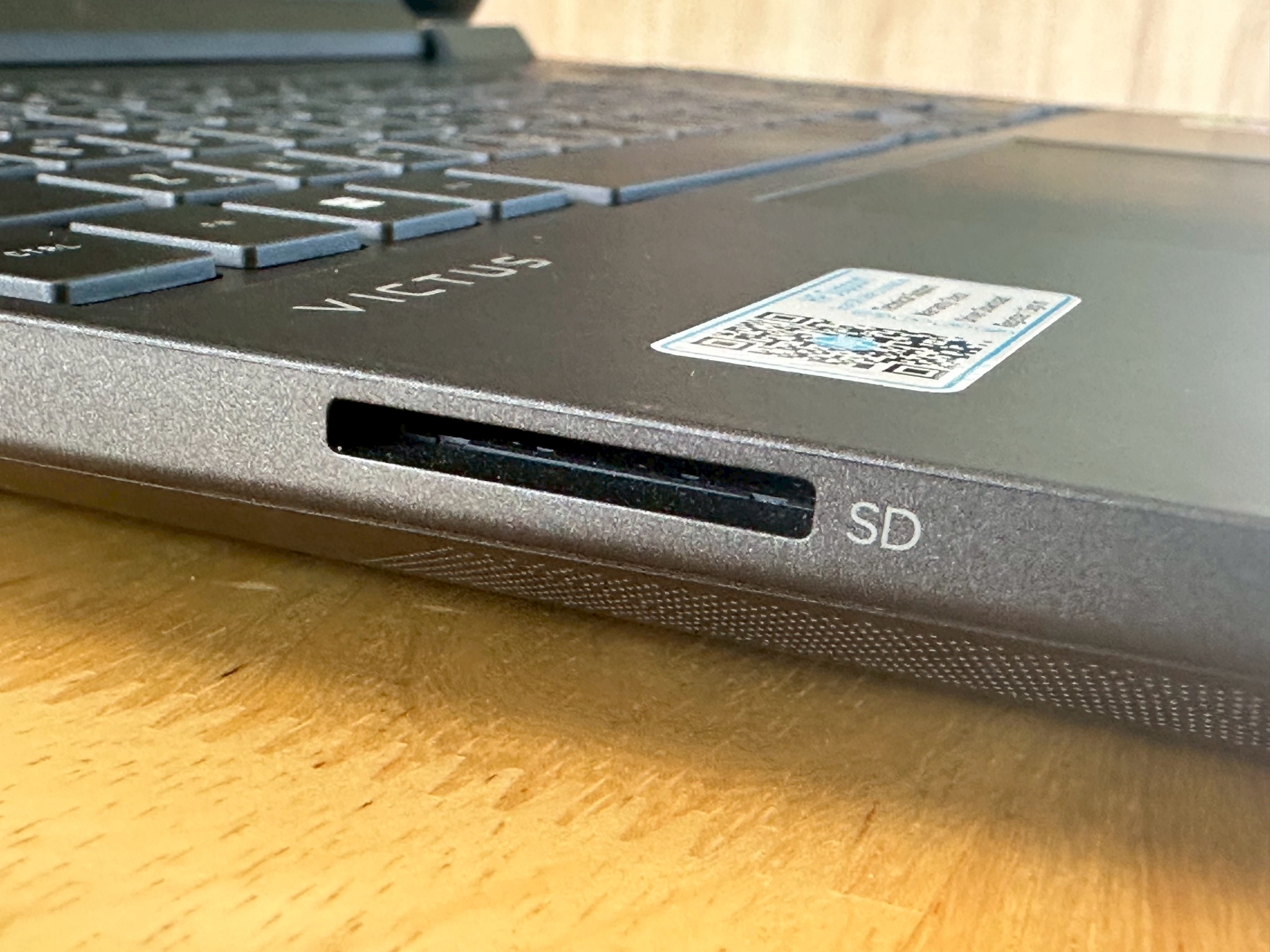 HP VICTUS 15-FB2105AX (MICA SILVER)