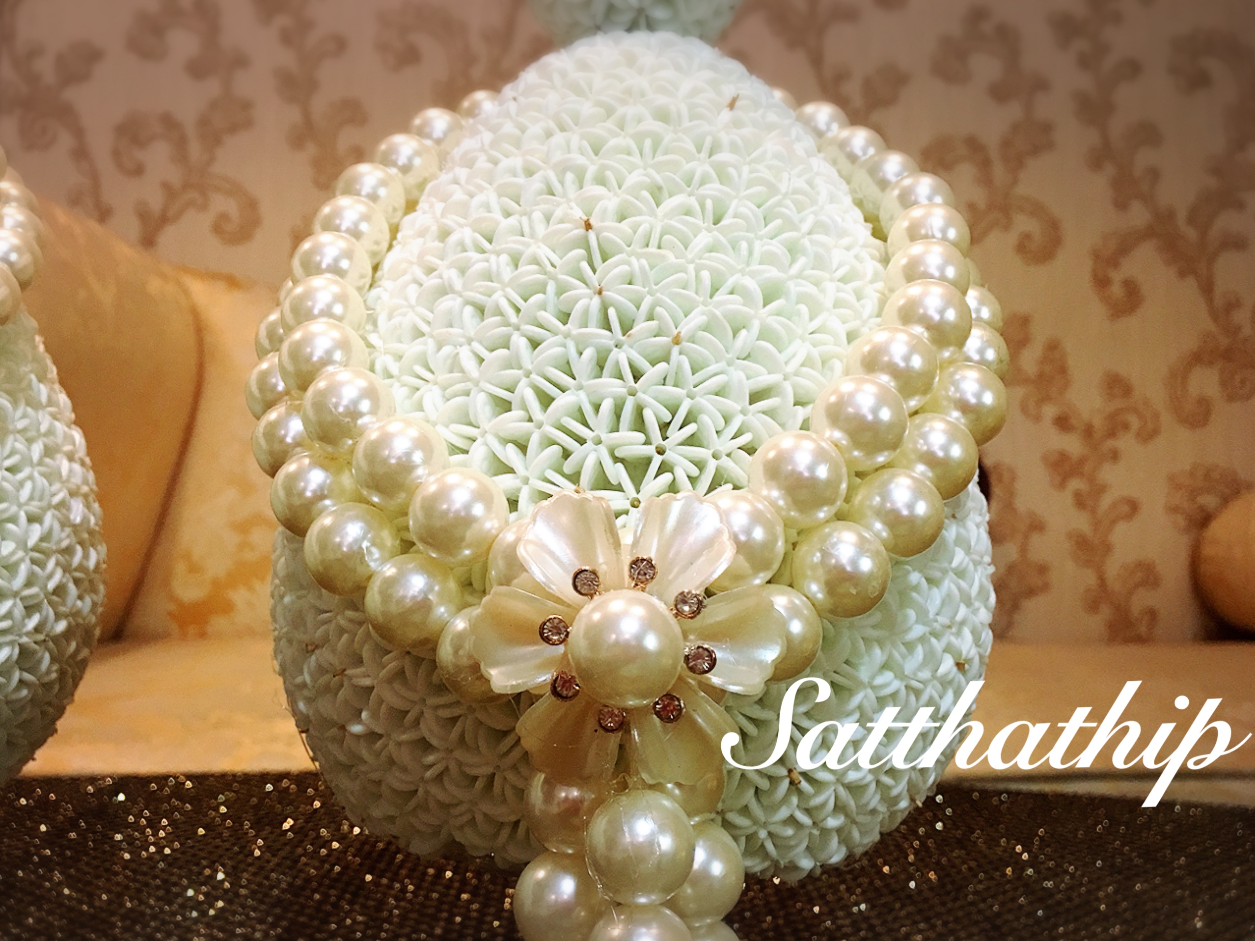 พานพุ่ม - พานพุ่มสักการะ - พานพุ่มดอกรัก - พานพุ่มดอกรักประดิษฐ์ (พลาสติก) - พานพุ่มสีขาว - Panpum