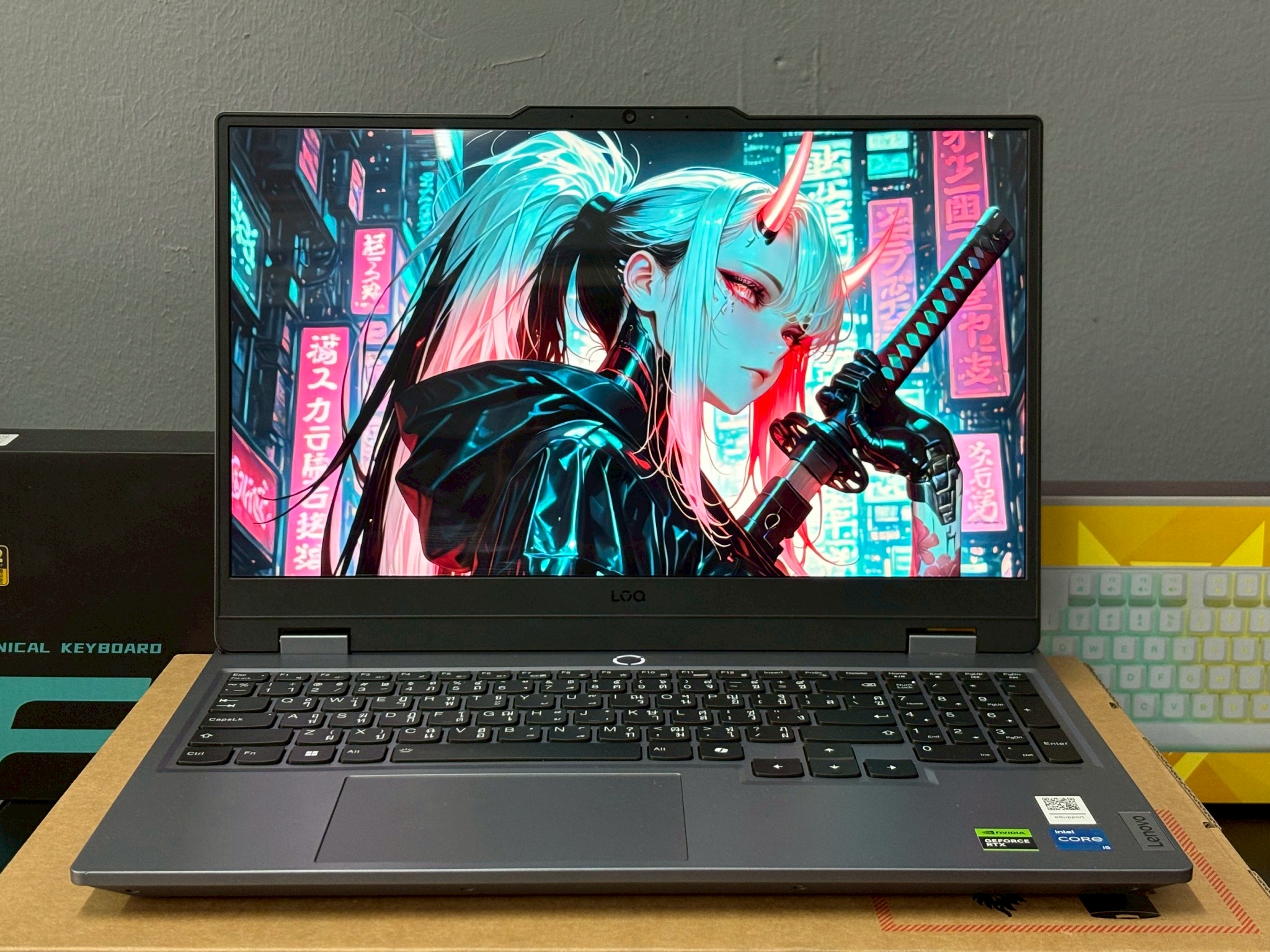 Lenovo LOQ 15IAX9 83GS001GTA Luna Grey