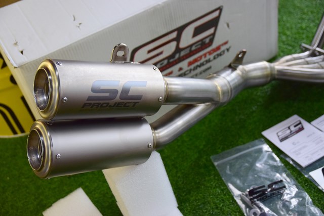 ท่อ SC Project Full System รุ่น Twin CR-T สำหรับ CB650F CBR650F 2014-2018 (For Exhibition only)