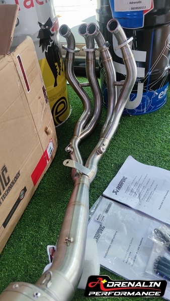 ท่อ Akrapovic full system ปลายไทเท ออกข้างเดียว สำหรับ Hyayabusa 2021+ (For Exhibition only)