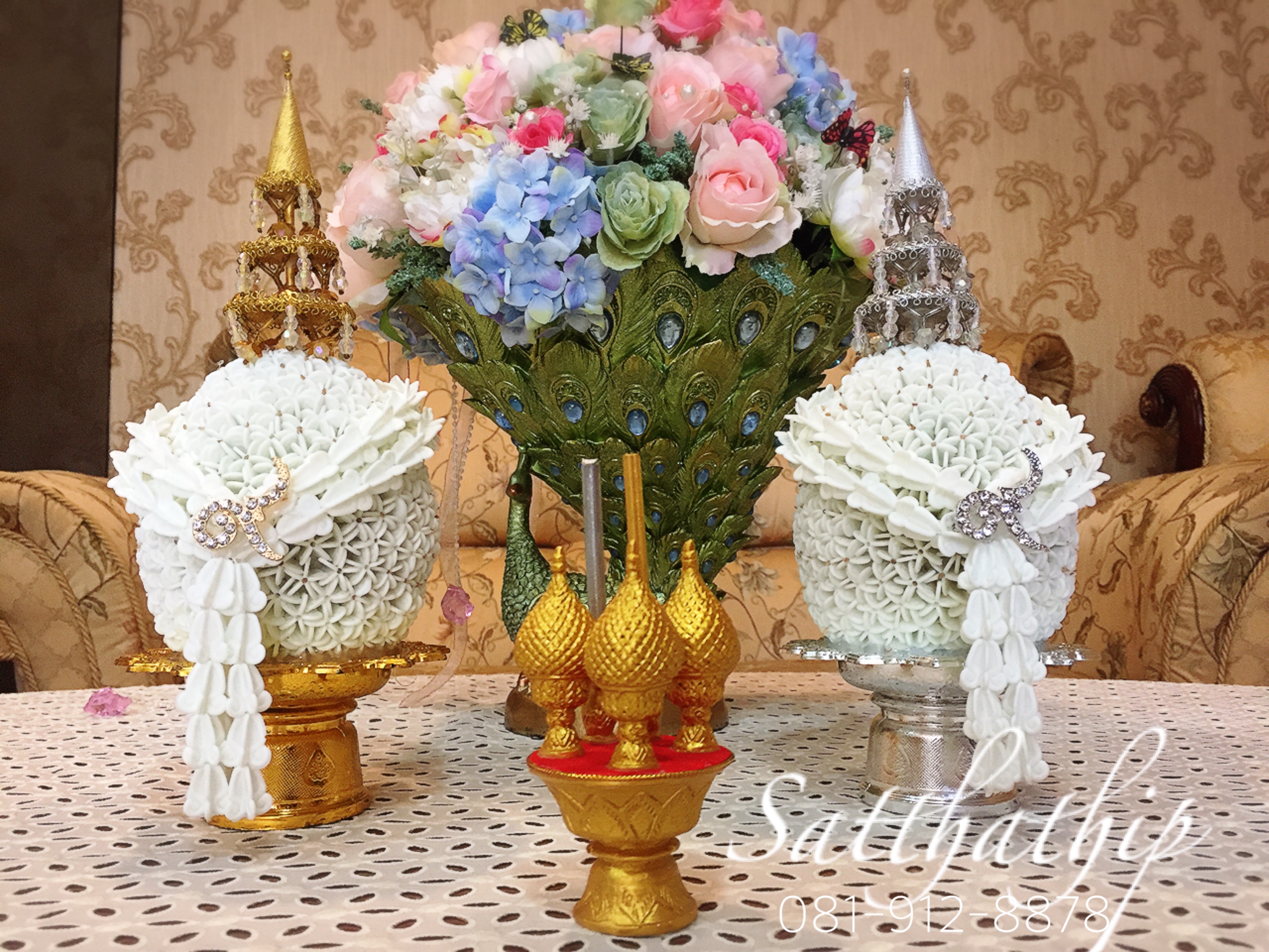 พานพุ่ม - พานพุ่มสักการะ - พานพุ่มดอกรัก - พานพุ่มดอกรักประดิษฐ์ (พลาสติก) - พานพุ่มสีขาว - Panpum