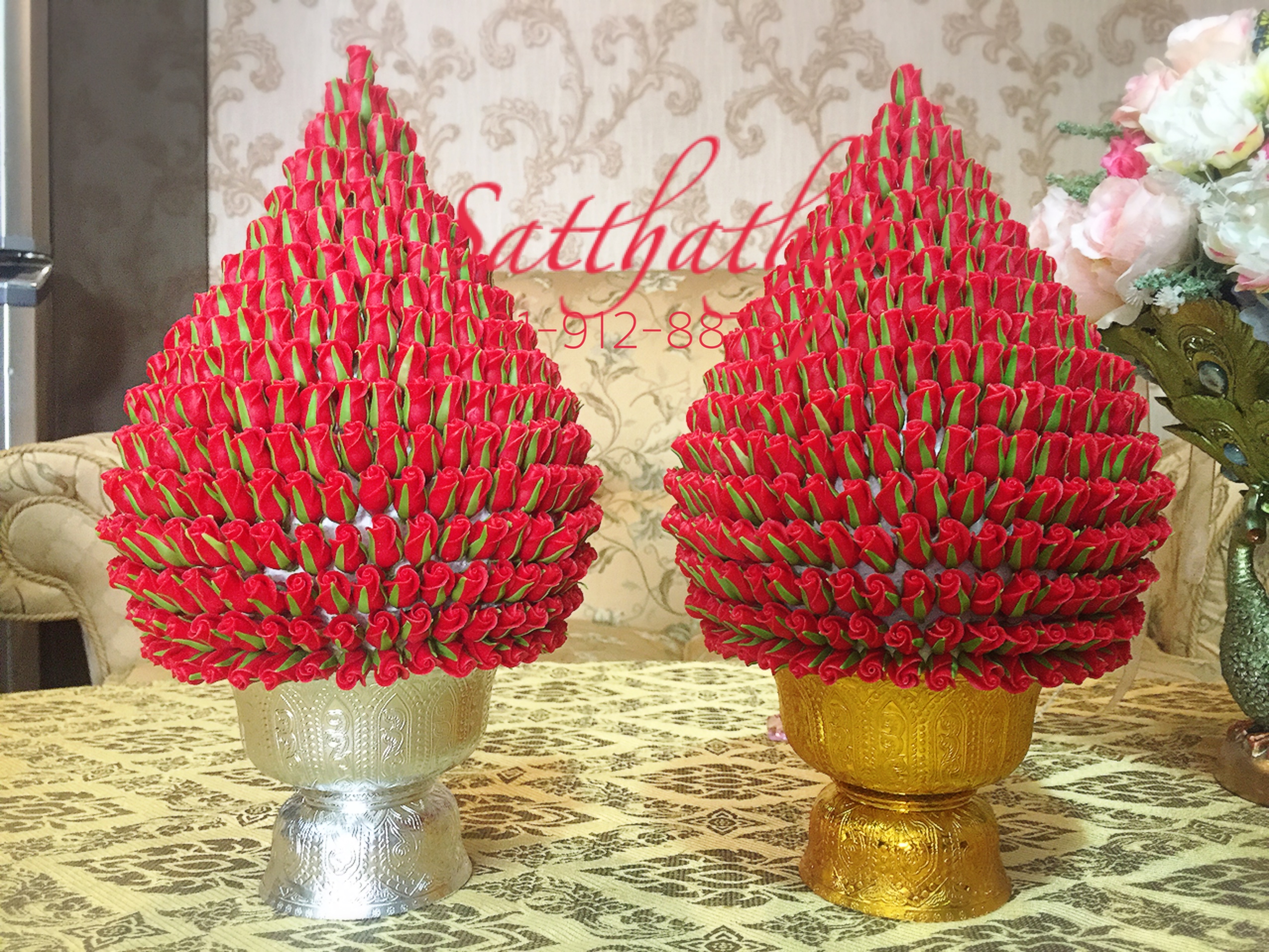 พานพุ่มกุหลาบ ประดิษฐ์จากดิน [7.5 นิ้ว 3,500 บาท/คู่]