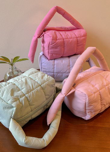 กระเป๋าใส่เครื่องสำอาง,กระเป๋าบุนวม,กระเป๋าสำหรับผู้หญิง,ขนาด18.5*12*12cm