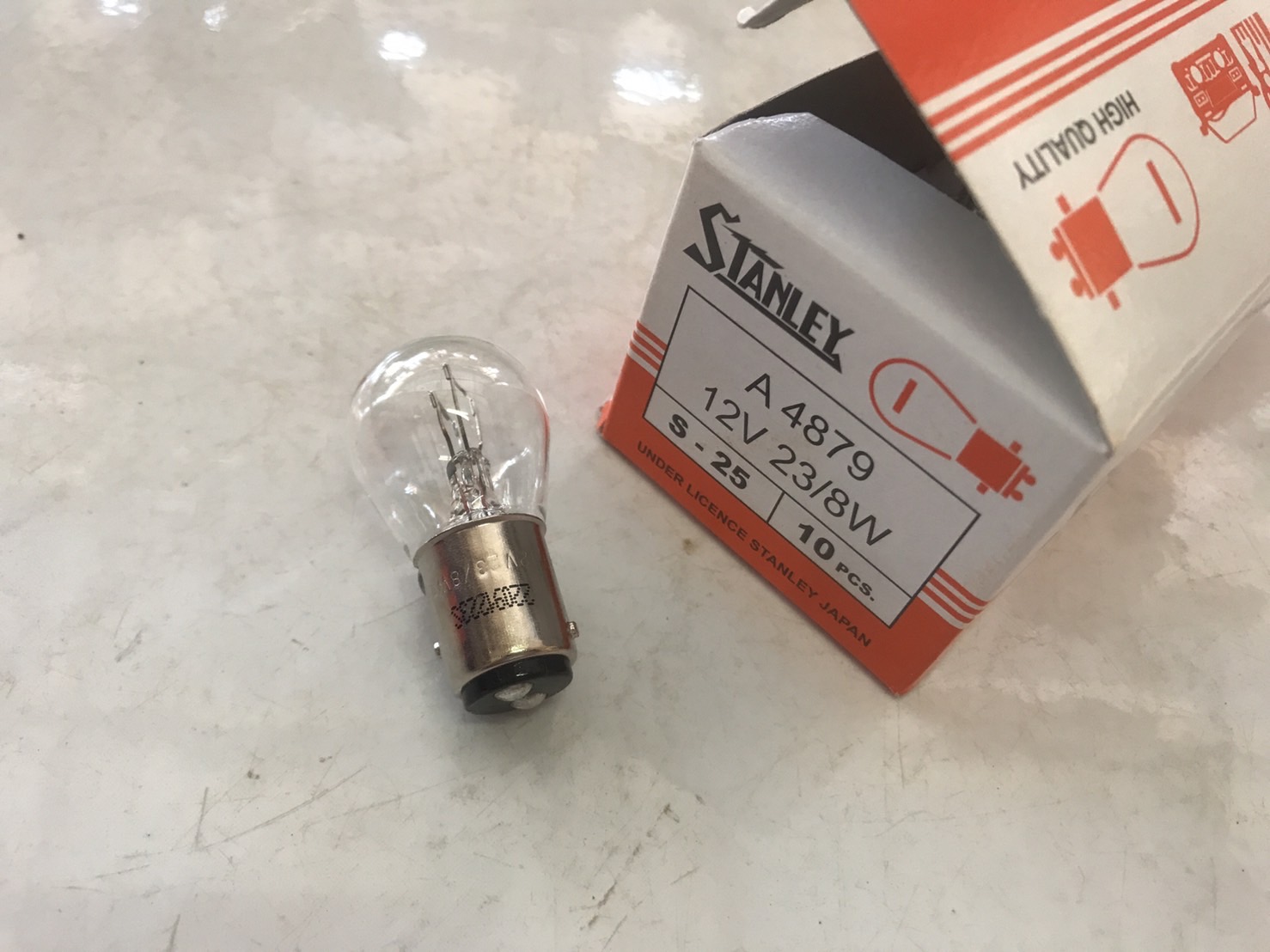 หลอดเขี้ยวS25 2จุด หัวโต 1016 STANLEY 4879 12v. ขายเป็นกล่อง(10หลอด)