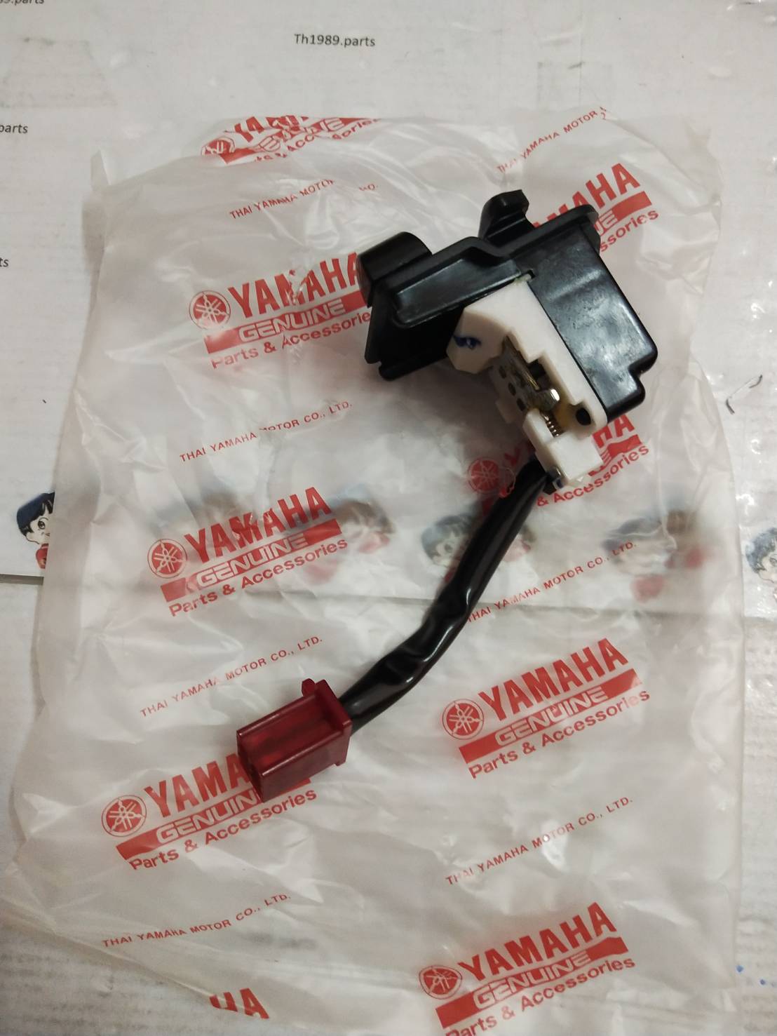 สวิทช์แฮนด์ไฟเลี้ยวและแตร FINN , SPARK115I อะไหล่แท้ YAMAHA 1FP-H3975-01