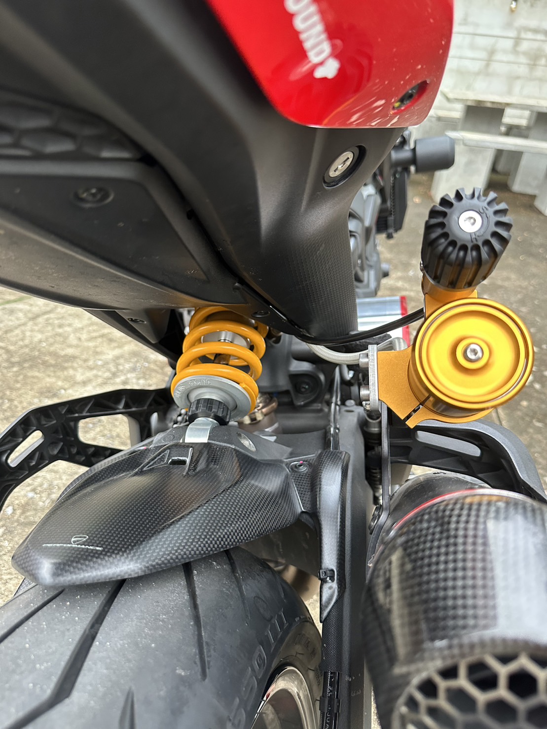 โช้คหลัง Ohlins TTX สำหรับ Monster 937