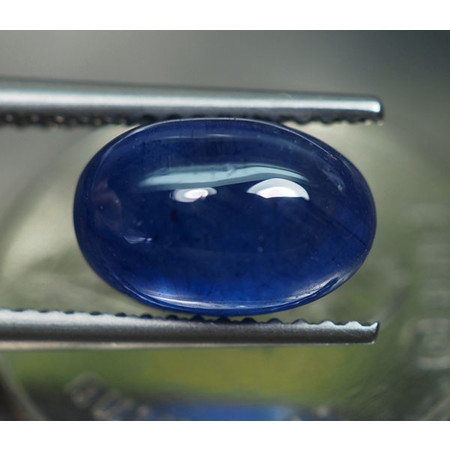 พลอยไพลินหลังเบี้ย (Sapphire) 4.15 กะรัต
