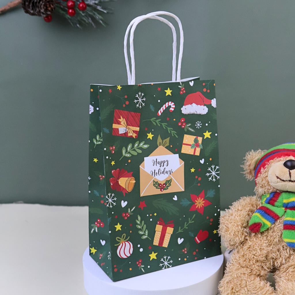 ถุงกระดาษหูเกลียว Festive Joy 15 x 8 x 21 ซม. ห่อละ 25 ใบ (09-9143)