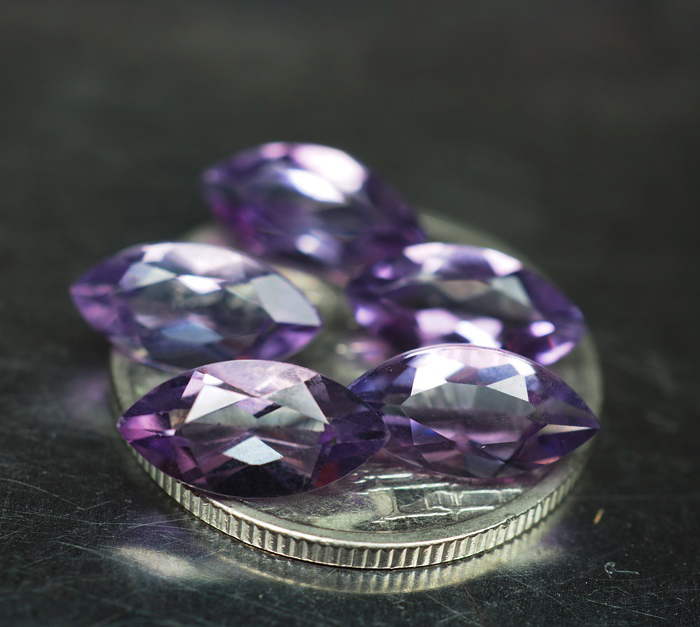 พลอยอเมทิสต์ทรงมาคี (Violet Amethyst ) 5 กะรัต 5 เม็ด