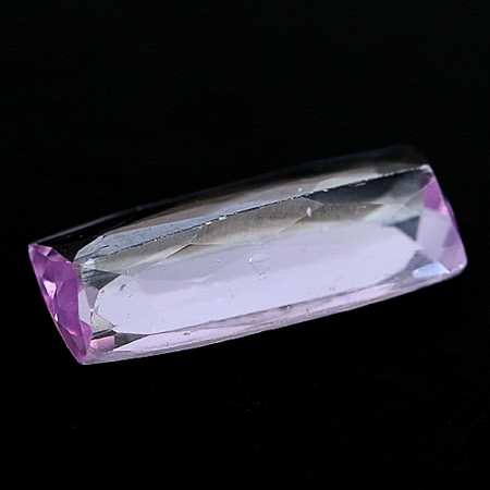 คุนไซต์สีชมพู (Kunzite) 7.50 กะรัต