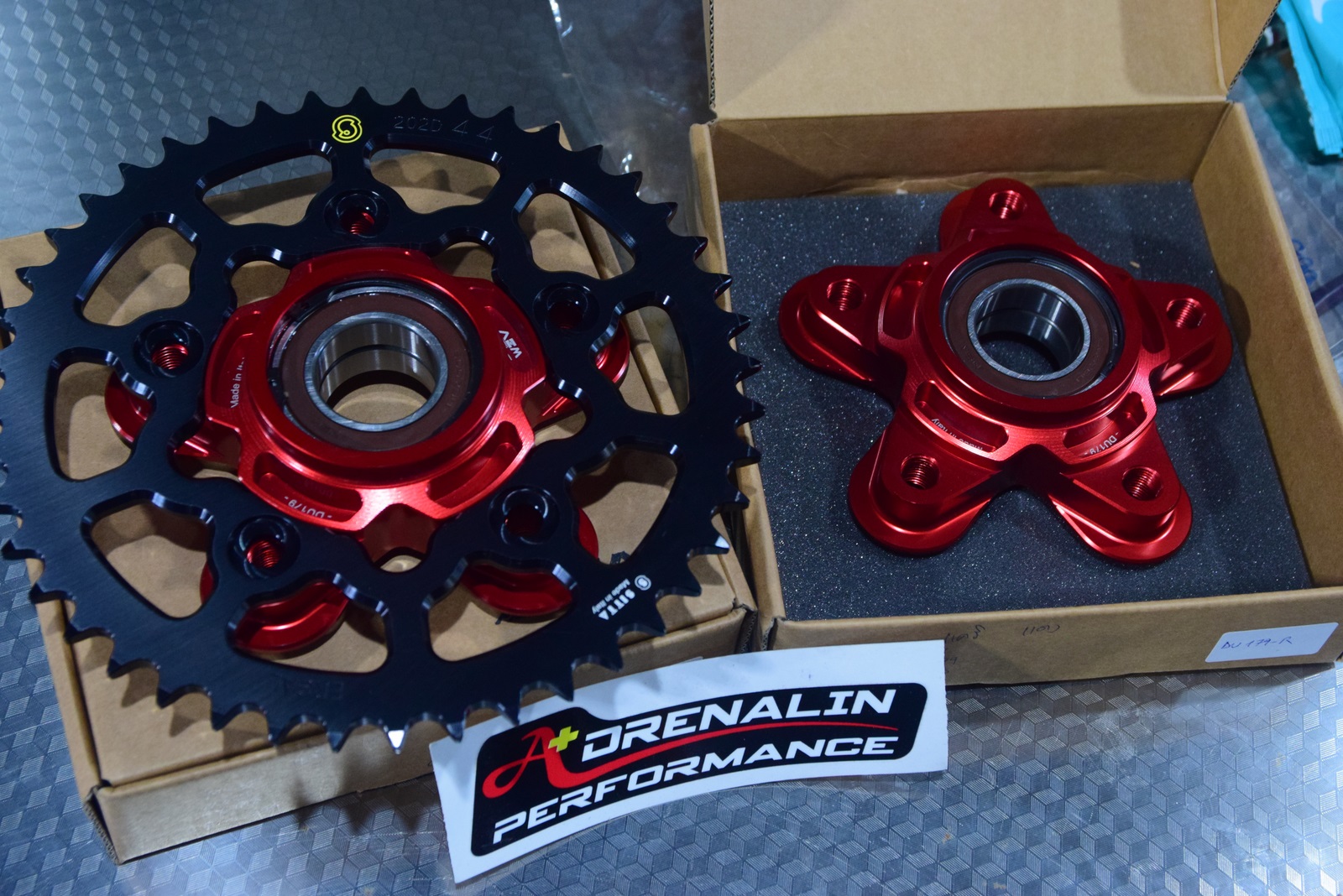 แคริเออร์ AEM สำหรับ Panigale 899