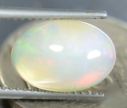 โอปอหลากสี (Multi Opal) 2.10 กะรัต