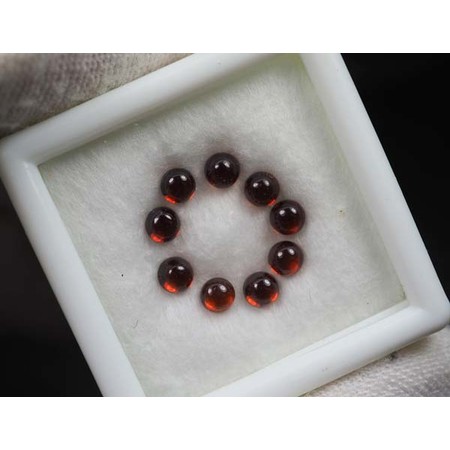 พลอยโกเมนแดง (Garnet) 1.70 กะรัต 9 ชิ้น 3 มม.