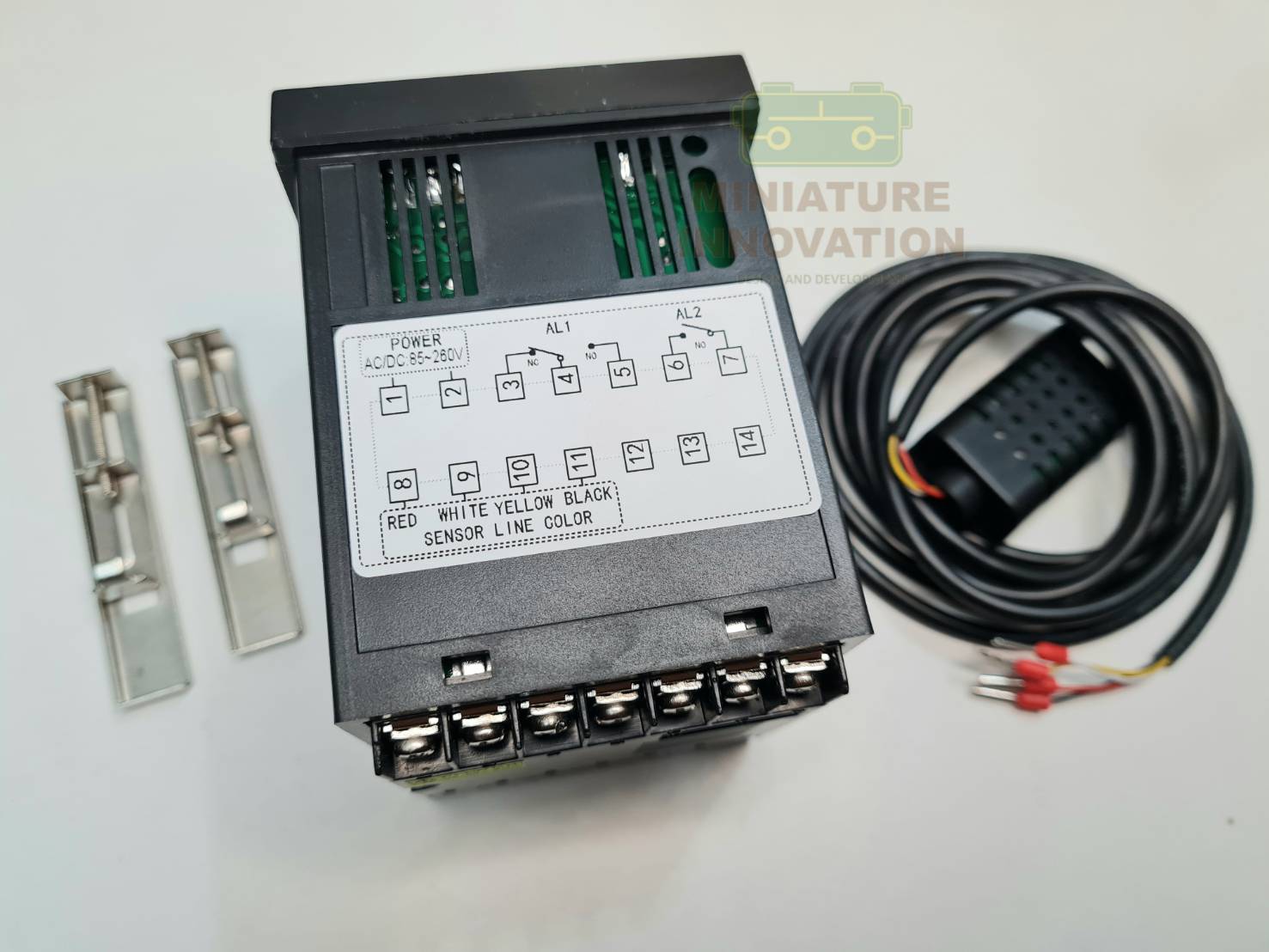 เครื่องควบคุมความชื้นและอุณหภูมิแบบดิจิตอล Digital temperature and humidity controller 72X72mm