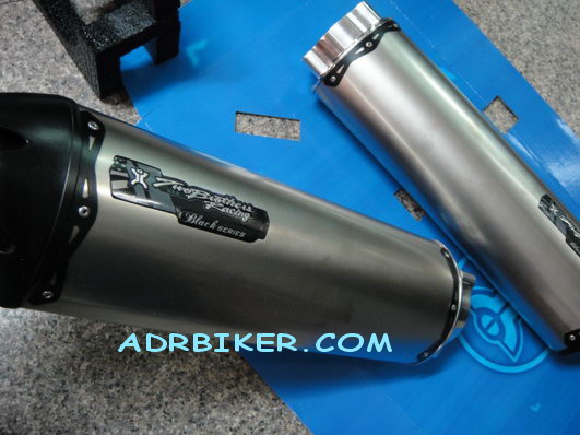 ท่อ Two Brothers slip-on สำหรับ Hayabusa 99-07 (For Exhibition only)