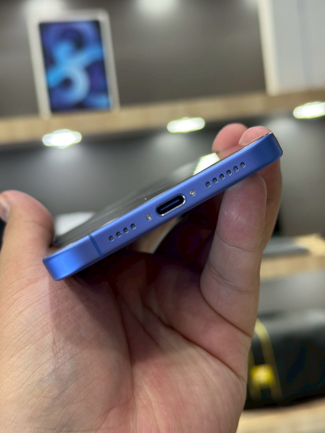 iPhone 16 Plus 128GB Ultramarine