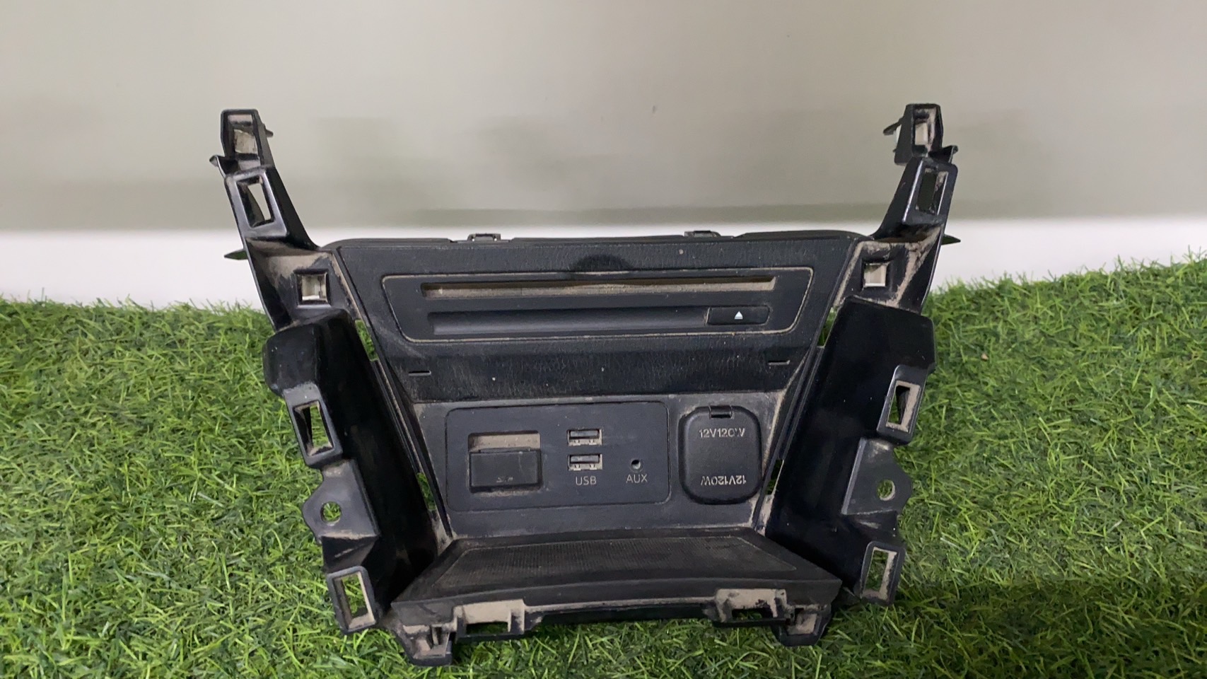 เครื่องเสียบ USB Mazda3