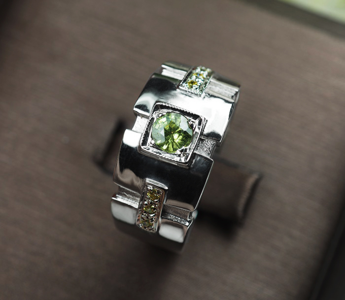 แหวนพลอยเพอริดอดแท้ (Peridot)