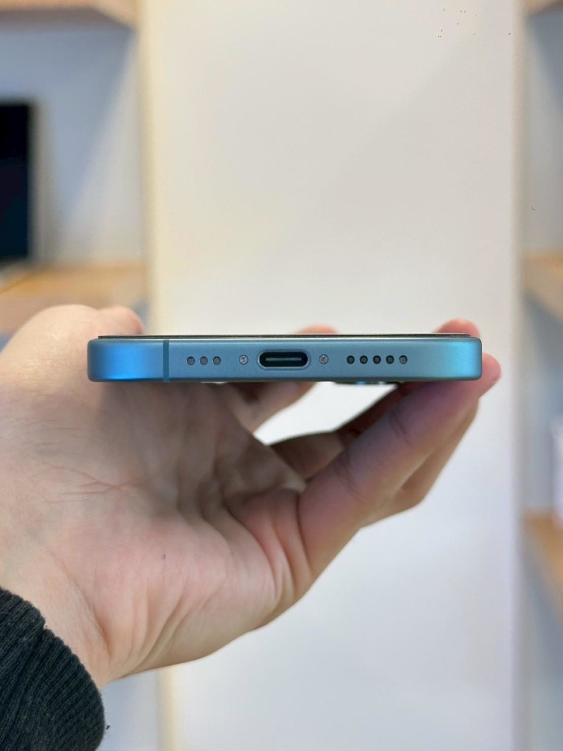 iPhone 16 Plus 128GB Teal