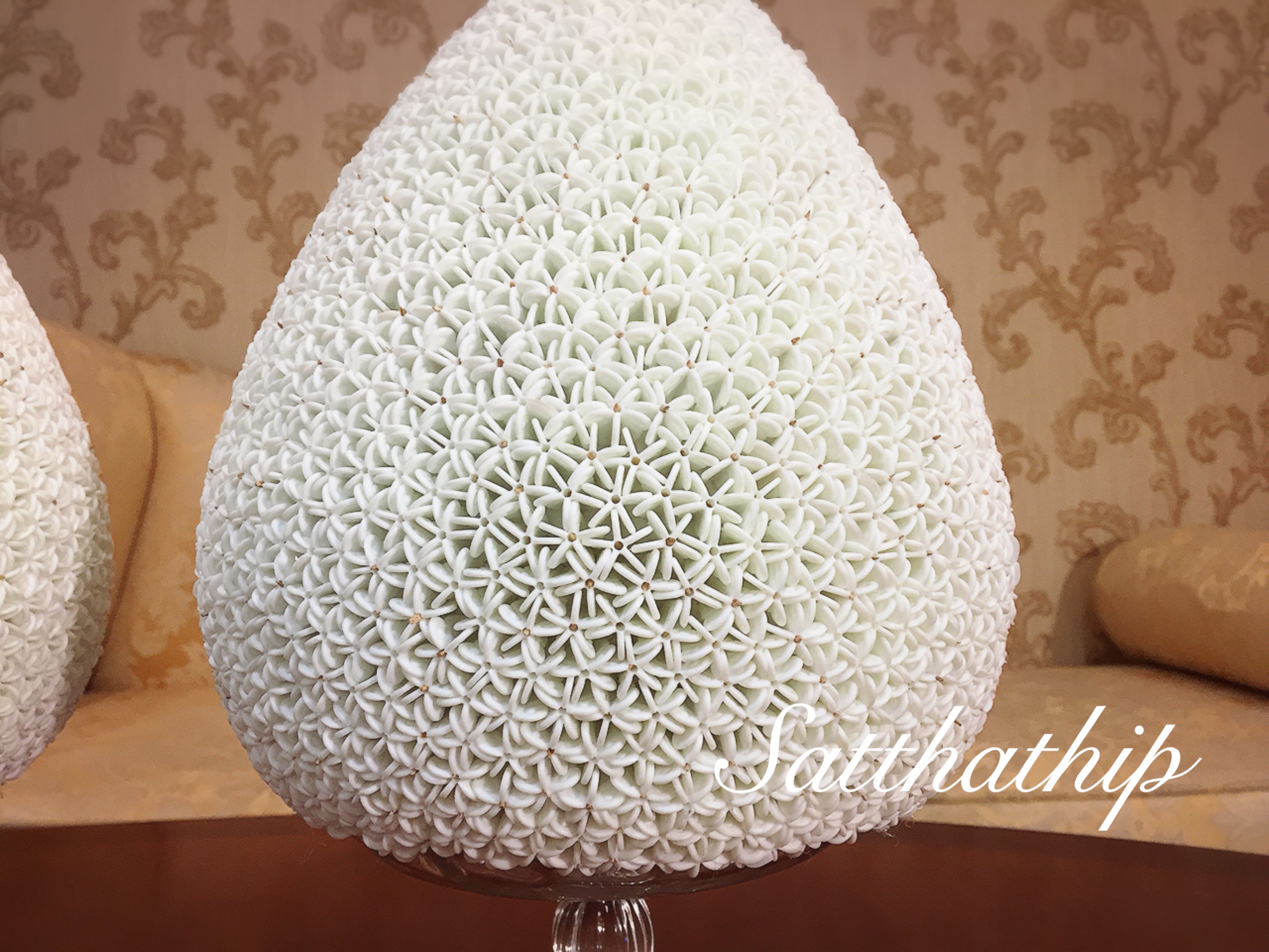 พานพุ่ม - พานพุ่มสักการะ - พานพุ่มดอกรัก - พานพุ่มดอกรักประดิษฐ์ (พลาสติก) สีขาว - Panpum