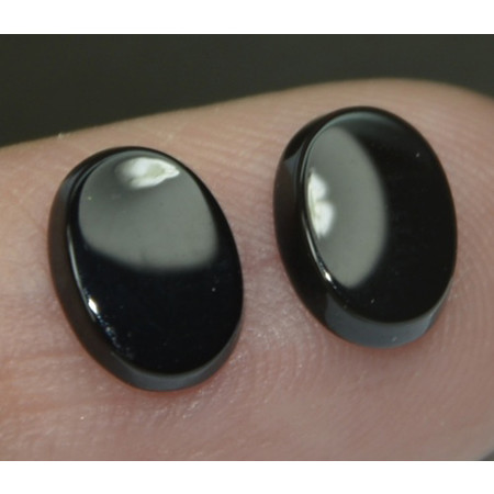 พลอยสปิเนล (Black Spinel) 1.80 กะรัต 2 ชิ้น