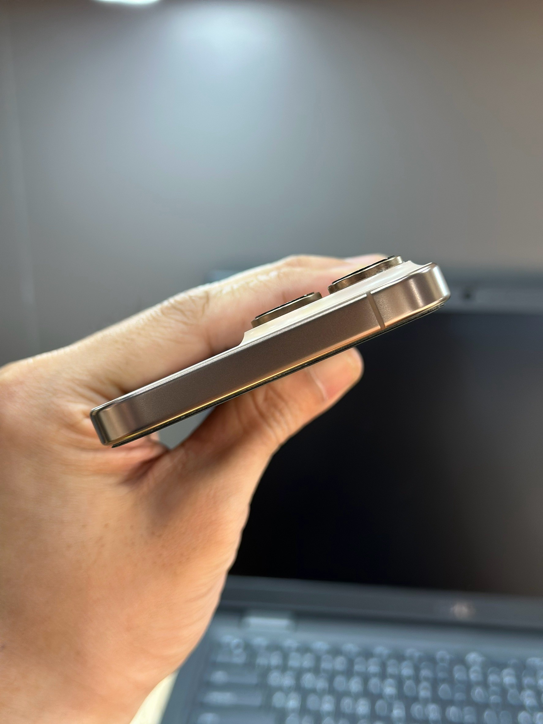 iPhone 16 Pro 128GB Desert Titanium