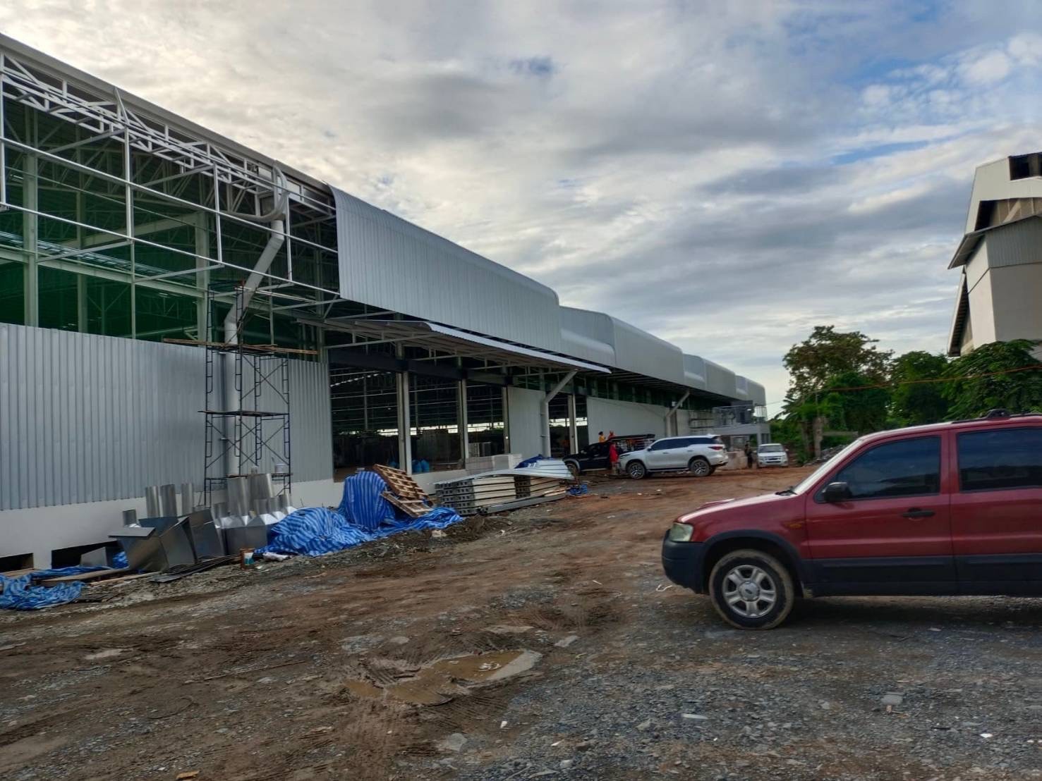 รับสร้างโครงหลังคาเหล็ก โรงงาน โกดัง สำเร็จรูป