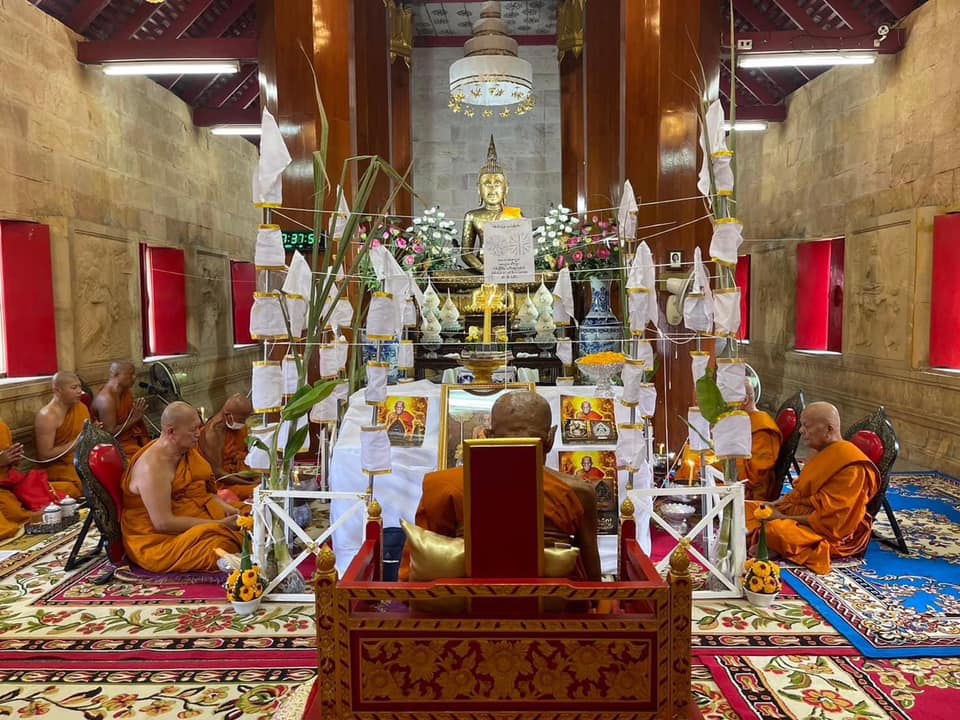 เหรียญหล่อเจ้าสัวจันทร์เพ็ญ ท่านเจ้าคุณเฒ่าหลวงปู่ทอง วัดดอนไก่ดี อายุ106 ปี พรรษา 82 เนื้อทองชนวน เทนำฤกษ์ผิวโบราณ จัดสร้าง ปี 2565