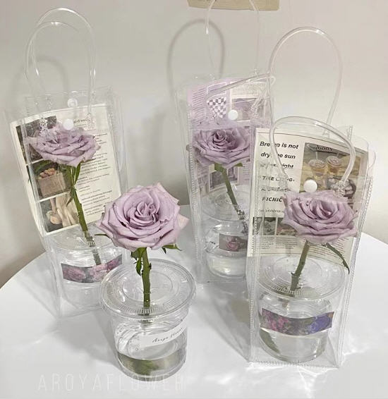 ถุงพีวีซี,ถุงPVC,ถุงใส่ของ,ขนาด25*10*10CM(ไม่รวมดอกไม้,ไม่รวมแก้วน้ำ)