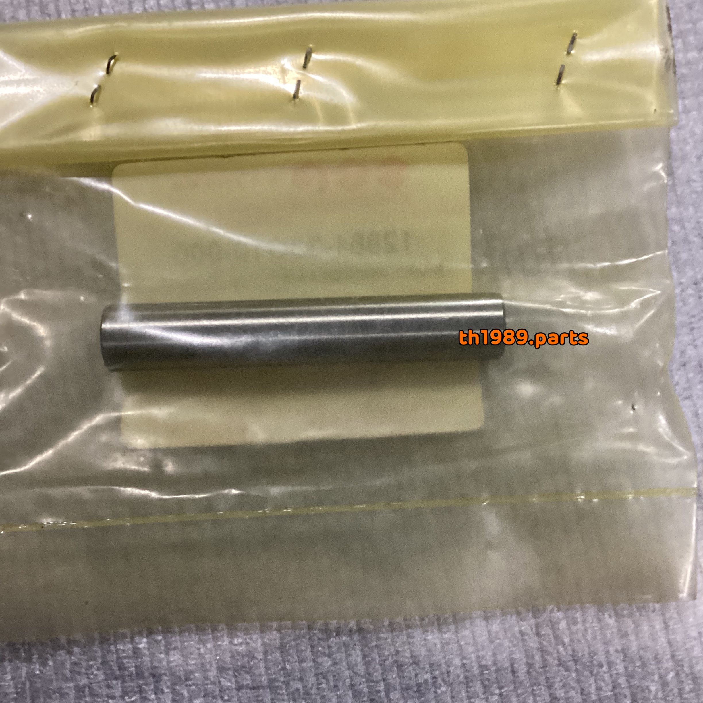 แกนกระเดื่องวาล์ว Shogun125 อะไหล่แท้ SUZUKI 12861-33G10-000